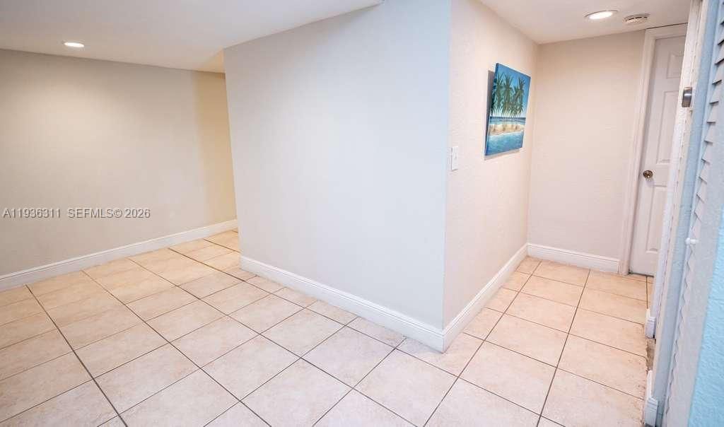 For Sale: $259,000 (2 beds, 1 baths, 1140 Square Feet)
