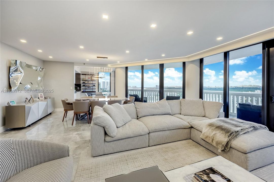 For Sale: $1,480,000 (2 beds, 2 baths, 2000 Square Feet)