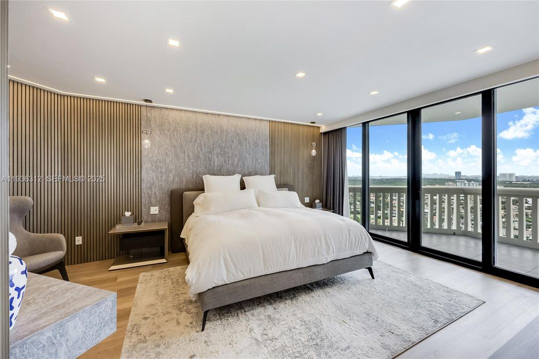 For Sale: $1,480,000 (2 beds, 2 baths, 2000 Square Feet)