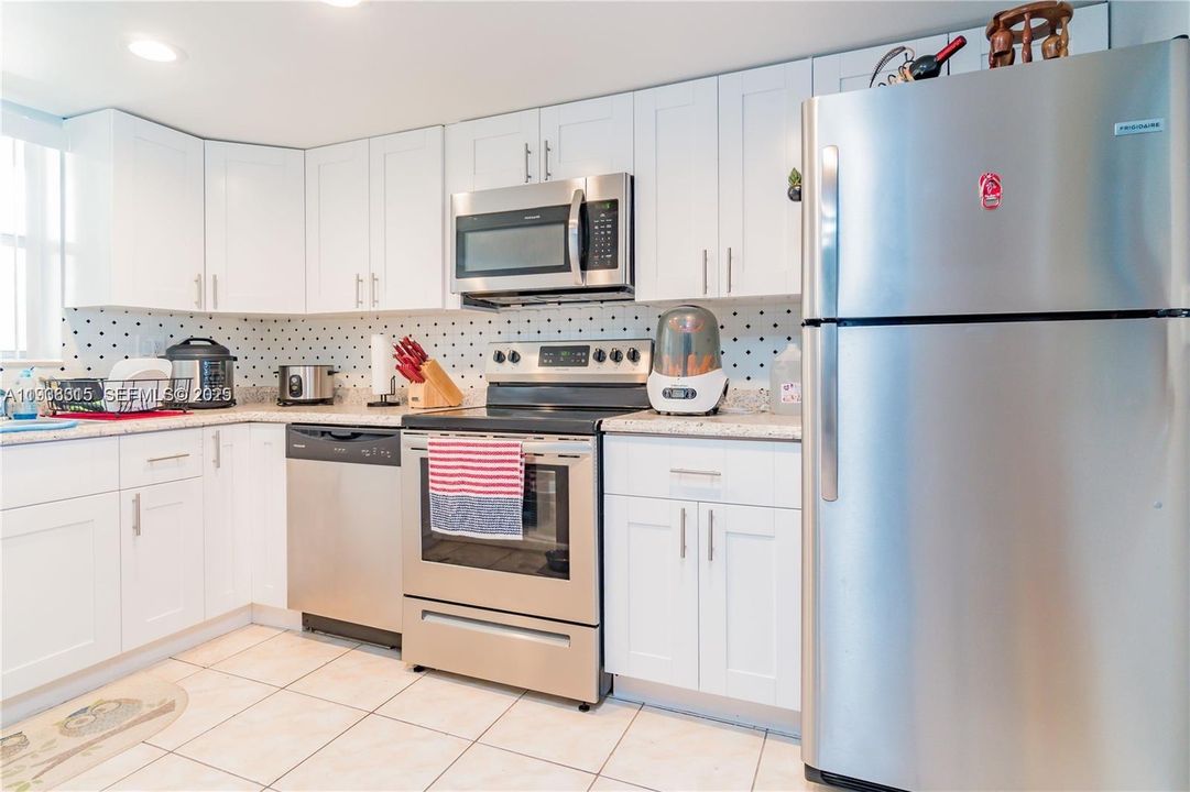 В аренду: $2,150 (1 спален, 1 ванн, 1125 Квадратных фут)