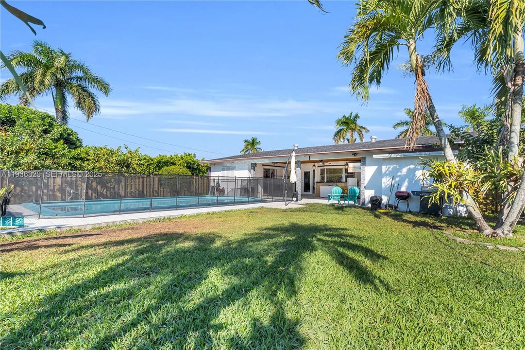 待售: $685,000 (3 贝兹, 2 浴室, 1435 平方英尺)