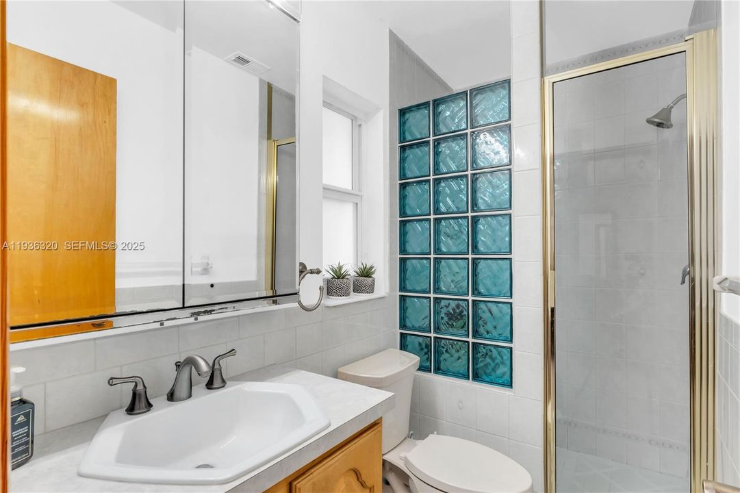 待售: $685,000 (3 贝兹, 2 浴室, 1435 平方英尺)