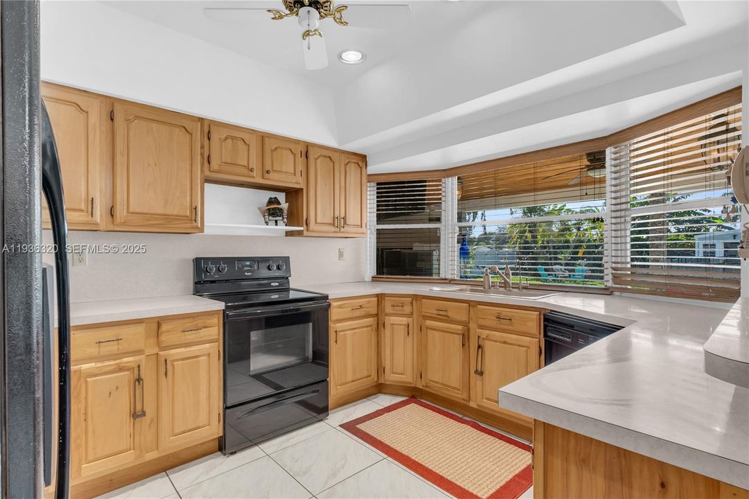 待售: $685,000 (3 贝兹, 2 浴室, 1435 平方英尺)