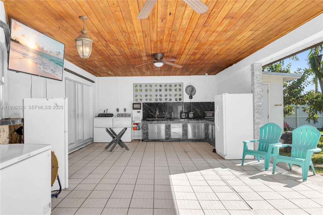 待售: $685,000 (3 贝兹, 2 浴室, 1435 平方英尺)