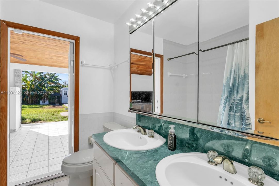 待售: $685,000 (3 贝兹, 2 浴室, 1435 平方英尺)