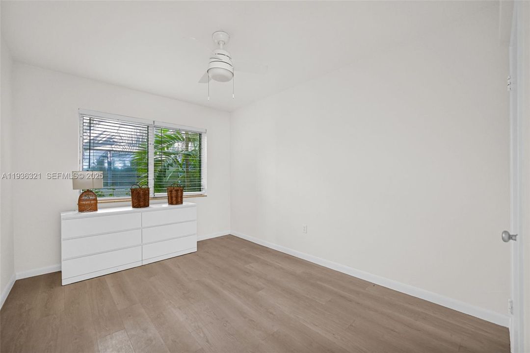 For Rent: $1,800 (1 beds, 1 baths, 500 Square Feet)