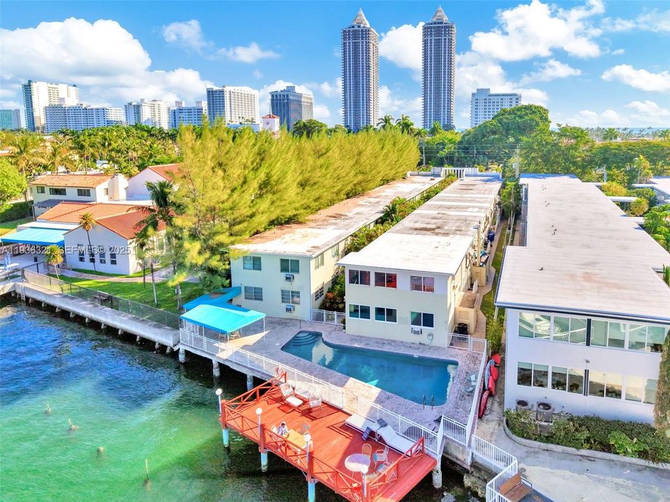 For Rent: $1,800 (1 beds, 1 baths, 500 Square Feet)