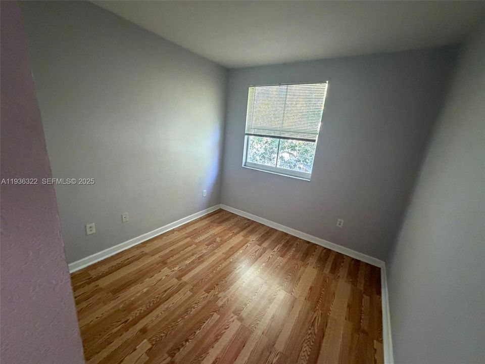 For Sale: $220,000 (3 beds, 2 baths, 1182 Square Feet)