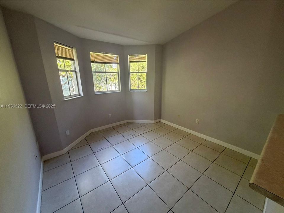 For Sale: $220,000 (3 beds, 2 baths, 1182 Square Feet)