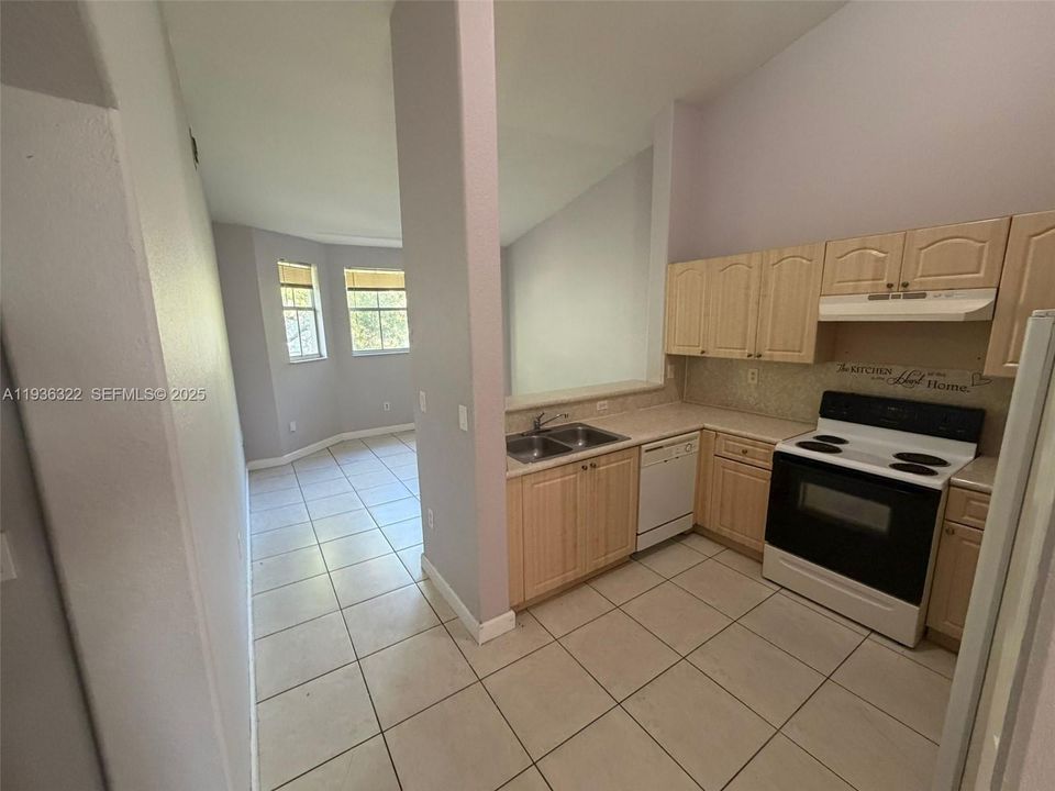 For Sale: $220,000 (3 beds, 2 baths, 1182 Square Feet)