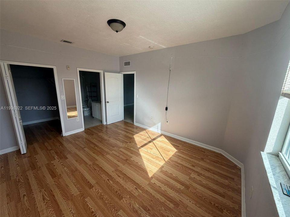 For Sale: $220,000 (3 beds, 2 baths, 1182 Square Feet)