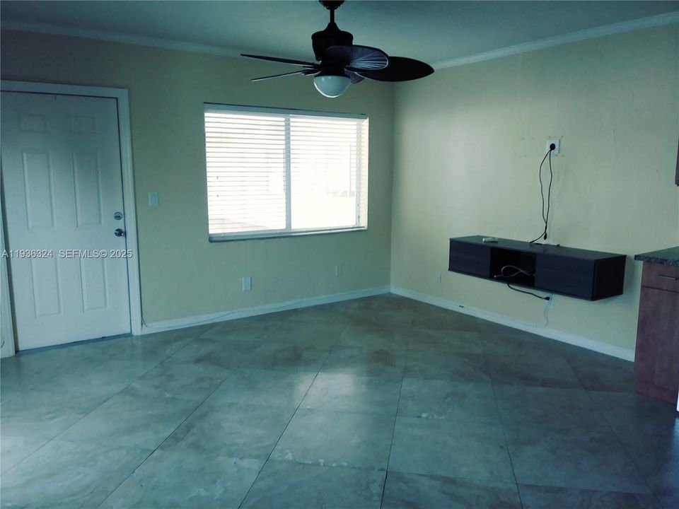 For Rent: $1,750 (1 beds, 1 baths, 511 Square Feet)