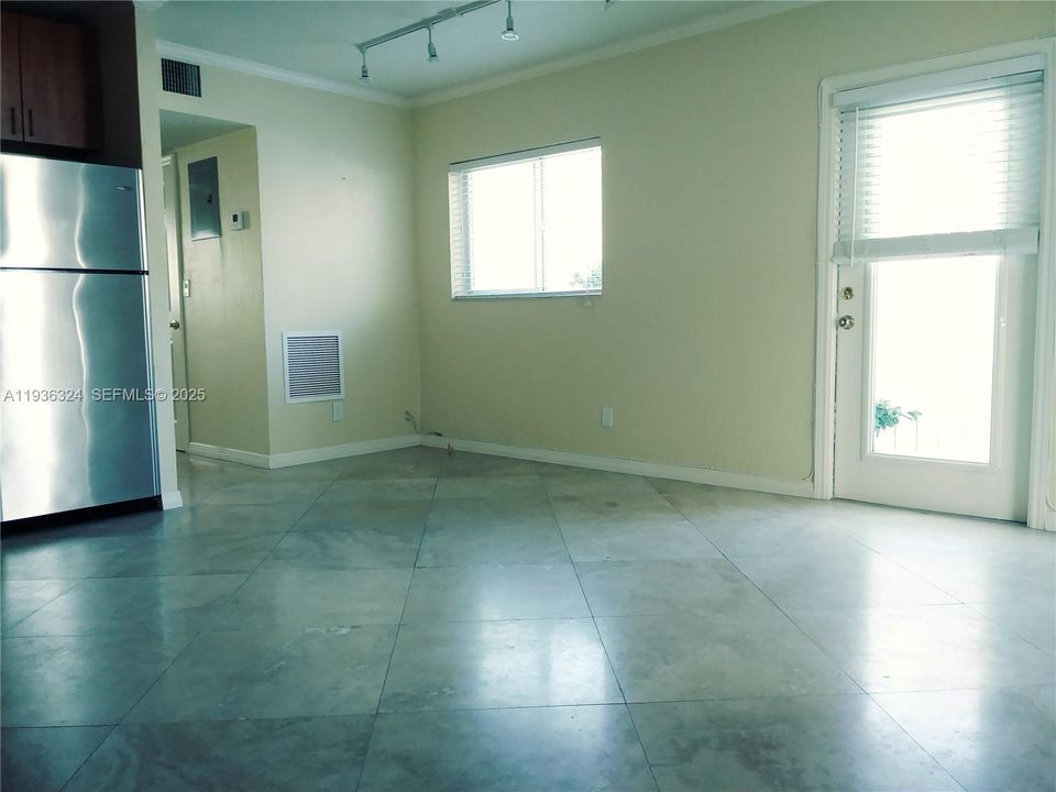 For Rent: $1,750 (1 beds, 1 baths, 511 Square Feet)