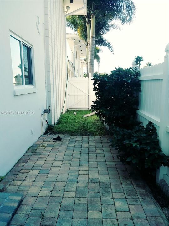 For Rent: $1,750 (1 beds, 1 baths, 511 Square Feet)