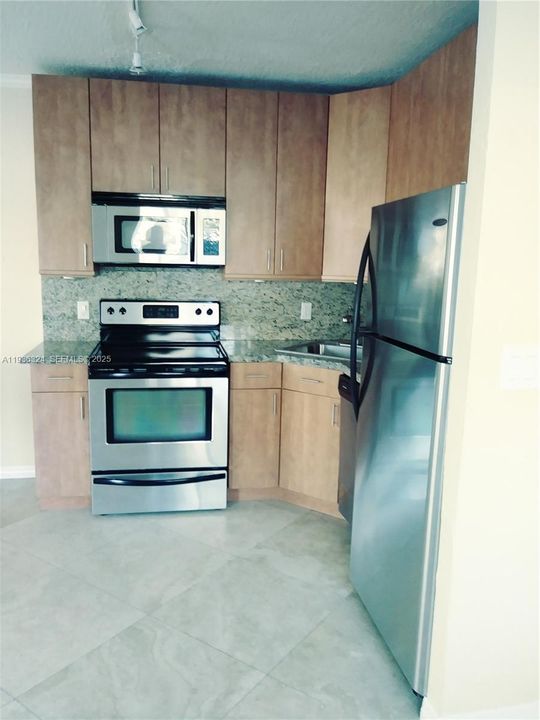 For Rent: $1,750 (1 beds, 1 baths, 511 Square Feet)