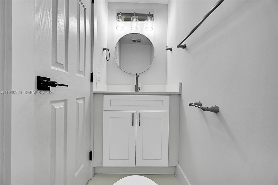 出租: $3,000 (2 贝兹, 2 浴室, 1018 平方英尺)