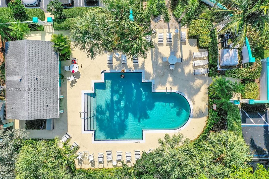 出租: $3,000 (2 贝兹, 2 浴室, 1018 平方英尺)