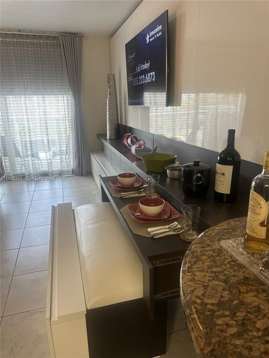 For Rent: $2,100 (0 beds, 1 baths, 360 Square Feet)