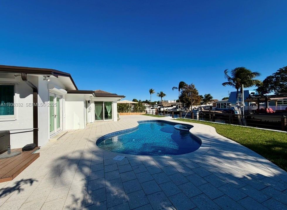 For Rent: $4,998 (2 beds, 2 baths, 1458 Square Feet)