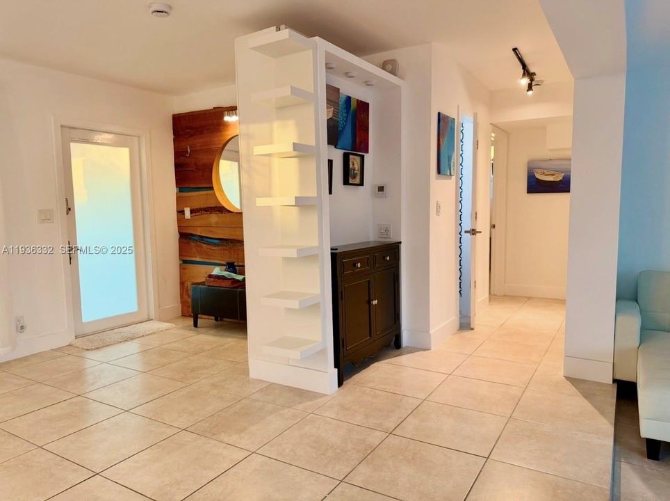 出租: $4,998 (2 贝兹, 2 浴室, 1458 平方英尺)