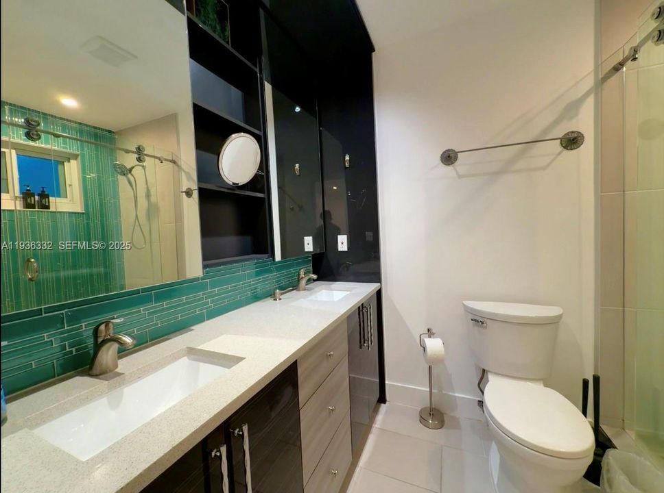 出租: $4,998 (2 贝兹, 2 浴室, 1458 平方英尺)