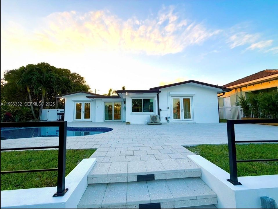 For Rent: $4,998 (2 beds, 2 baths, 1458 Square Feet)