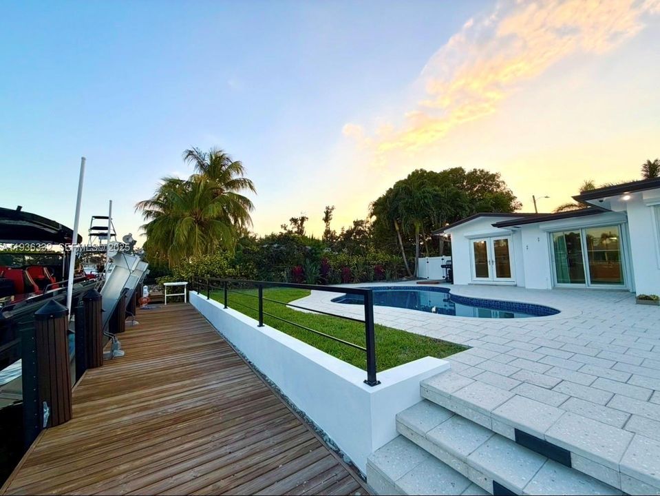 For Rent: $4,998 (2 beds, 2 baths, 1458 Square Feet)