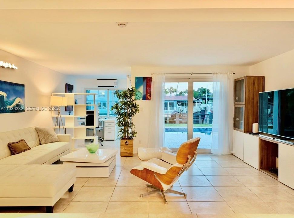 出租: $4,998 (2 贝兹, 2 浴室, 1458 平方英尺)