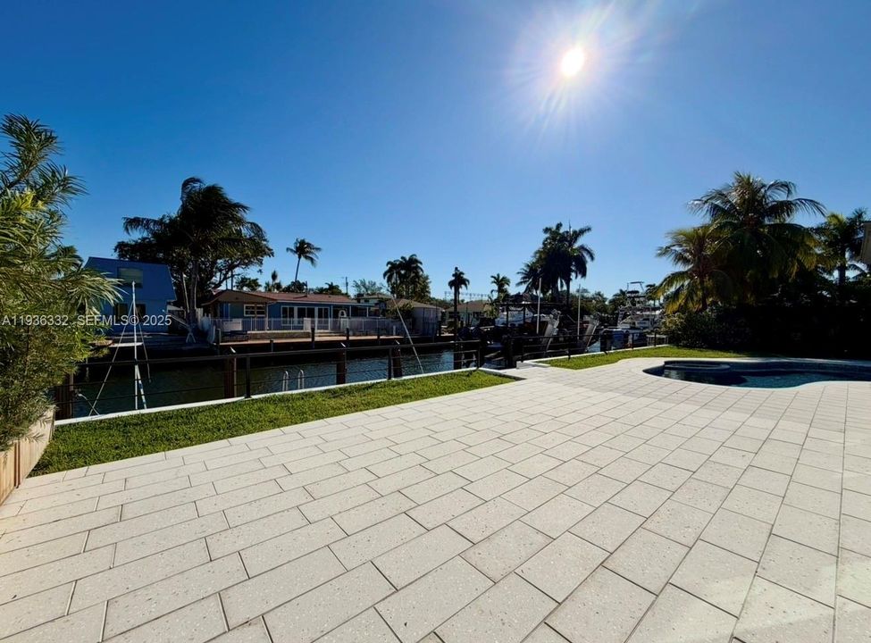 For Rent: $4,998 (2 beds, 2 baths, 1458 Square Feet)