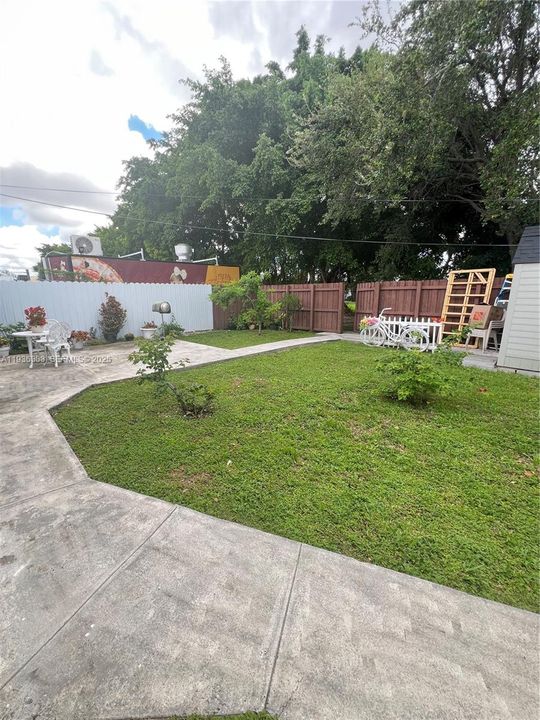 For Rent: $3,900 (3 beds, 3 baths, 1979 Square Feet)