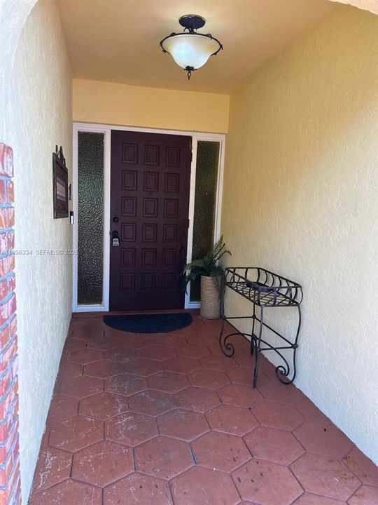 出租: $4,400 (4 贝兹, 3 浴室, 2033 平方英尺)