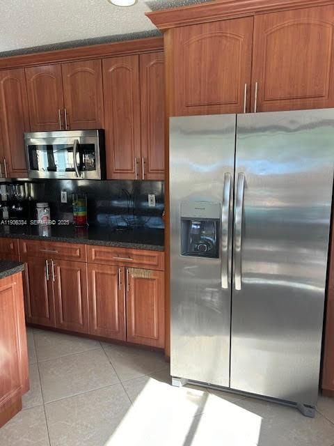 出租: $4,400 (4 贝兹, 3 浴室, 2033 平方英尺)