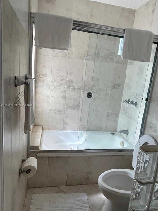 出租: $4,400 (4 贝兹, 3 浴室, 2033 平方英尺)