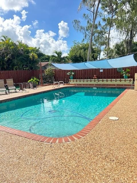 出租: $4,400 (4 贝兹, 3 浴室, 2033 平方英尺)