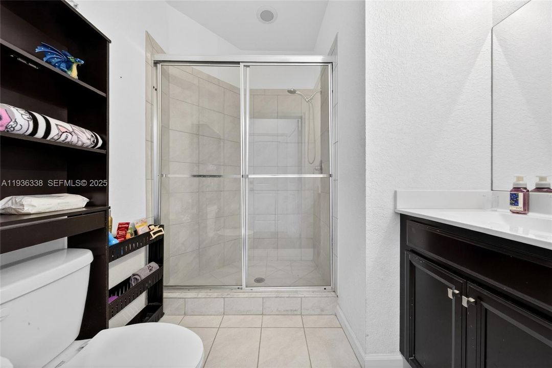 For Sale: $409,000 (4 beds, 3 baths, 1952 Square Feet)