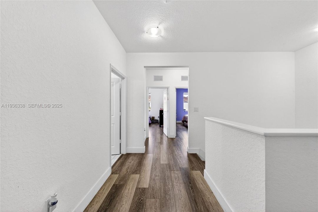 For Sale: $409,000 (4 beds, 3 baths, 1952 Square Feet)