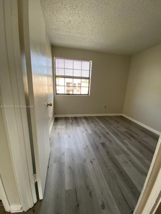 出租: $2,000 (2 贝兹, 2 浴室, 970 平方英尺)