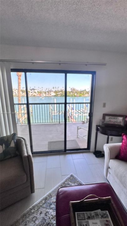 В аренду: $4,500 (2 спален, 2 ванн, 0 Квадратных фут)