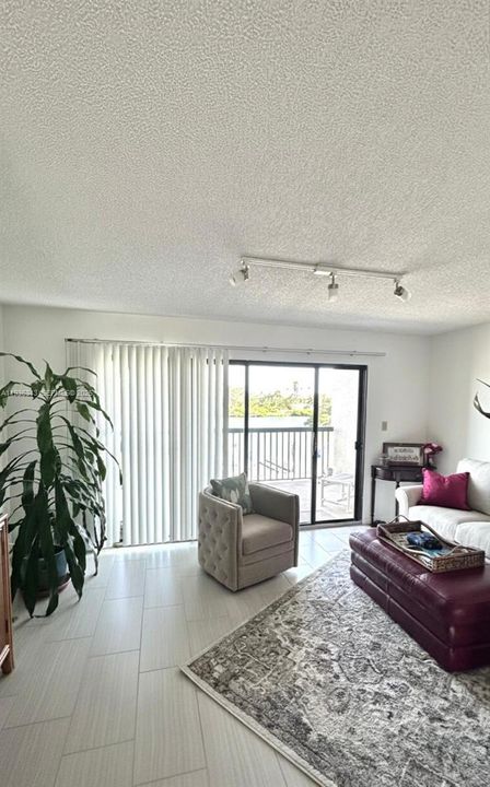 В аренду: $4,500 (2 спален, 2 ванн, 0 Квадратных фут)