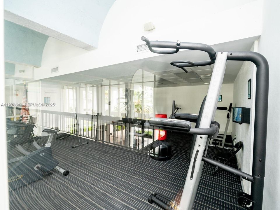 待售: $166,000 (2 贝兹, 2 浴室, 1175 平方英尺)