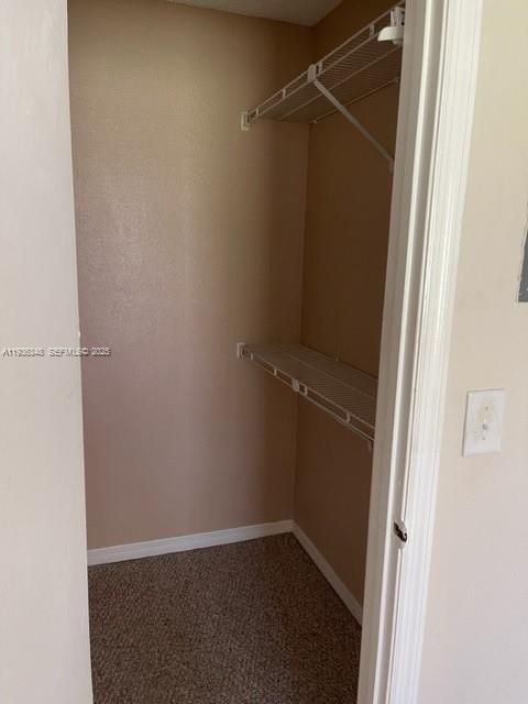 For Rent: $1,600 (1 beds, 1 baths, 712 Square Feet)