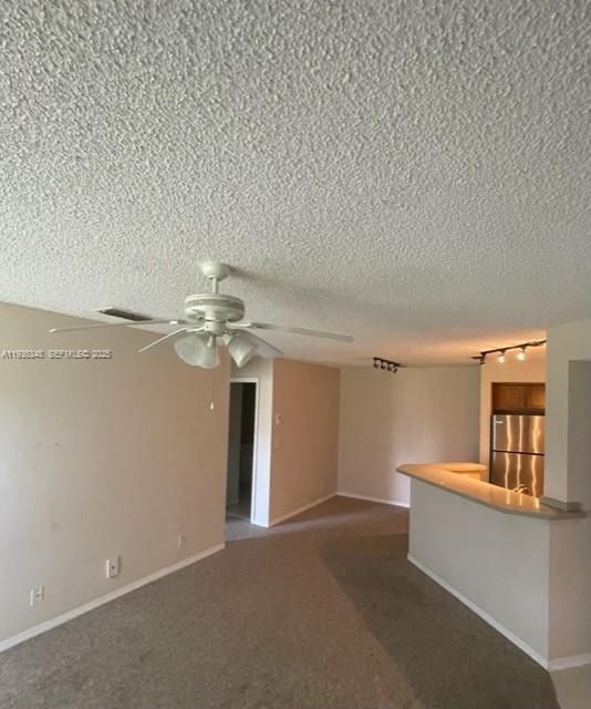 For Rent: $1,600 (1 beds, 1 baths, 712 Square Feet)