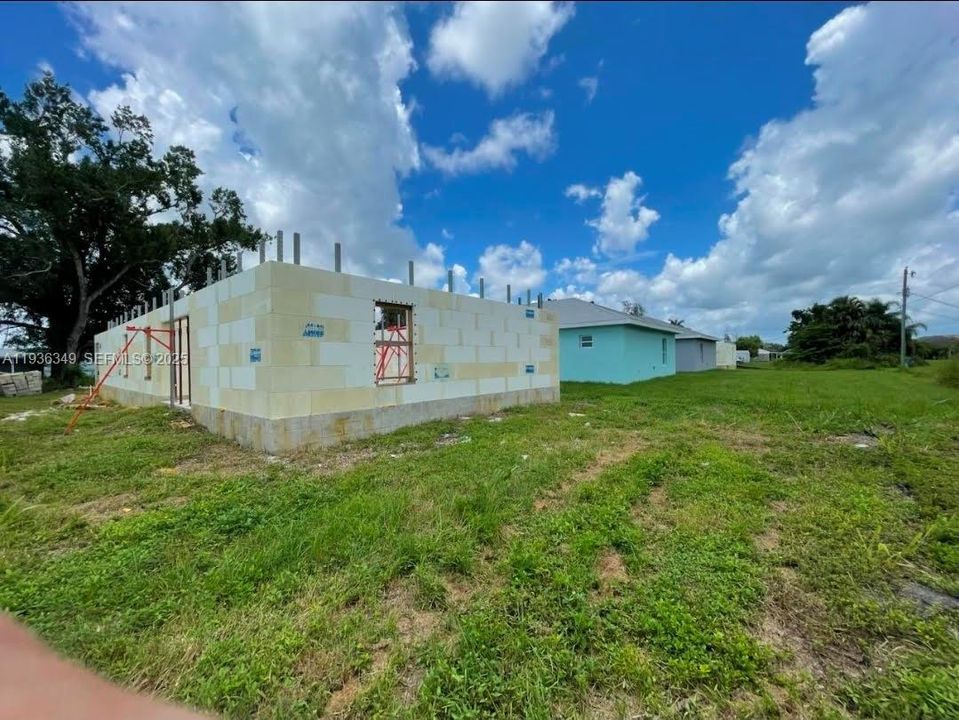 На продажу: $129,000 (0.16 acres)