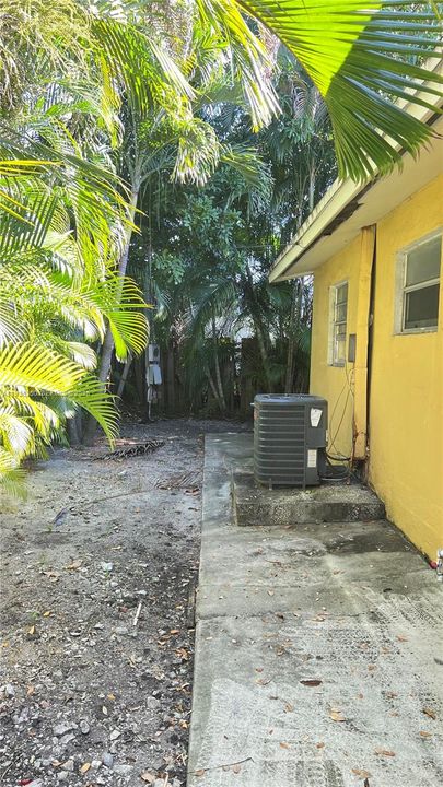 For Rent: $1,900 (2 beds, 1 baths, 4254 Square Feet)