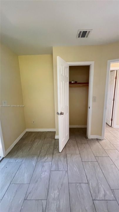 For Rent: $1,900 (2 beds, 1 baths, 4254 Square Feet)