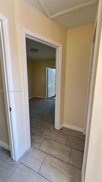 For Rent: $1,900 (2 beds, 1 baths, 4254 Square Feet)