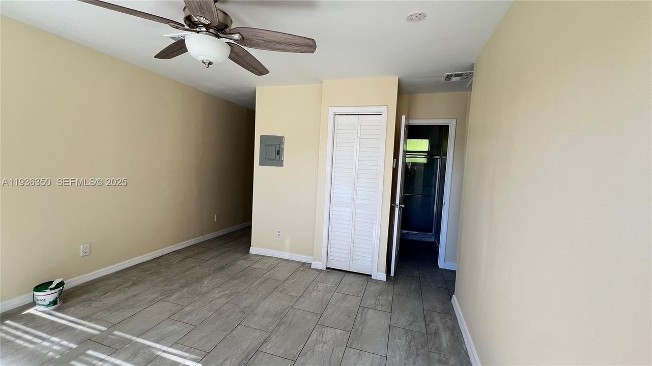 For Rent: $1,900 (2 beds, 1 baths, 4254 Square Feet)