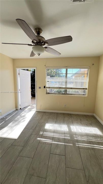 For Rent: $1,900 (2 beds, 1 baths, 4254 Square Feet)