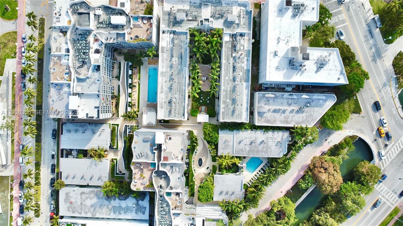 For Rent: $2,400 (1 beds, 1 baths, 651 Square Feet)