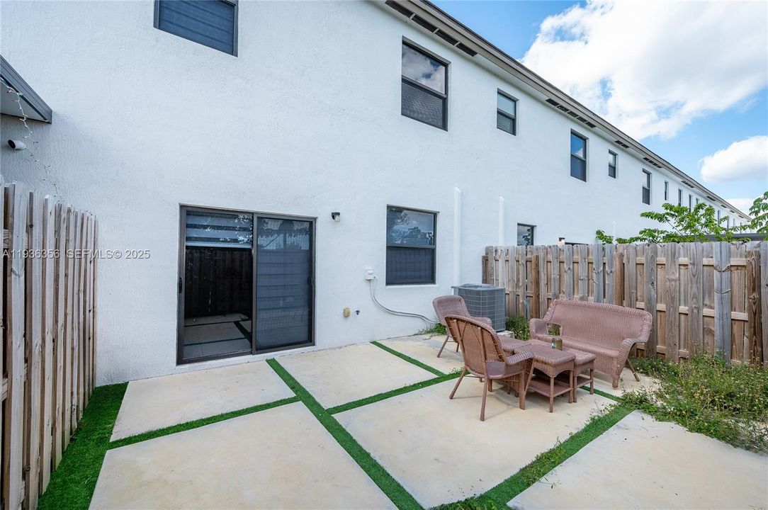 For Sale: $459,000 (4 beds, 2 baths, 1820 Square Feet)